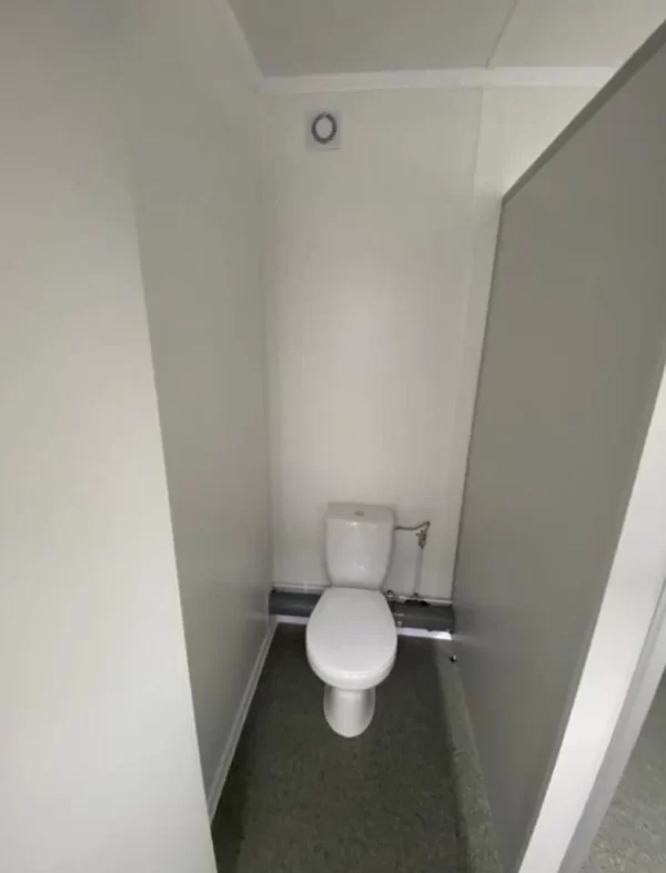 BAÑO PORTÁTIL & VESTUARIO DE 6.00M X 3.00M EN VENTA - Image 4
