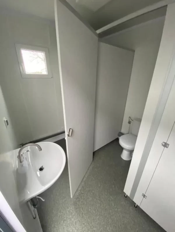 BAÑO PORTÁTIL & VESTUARIO DE 6.00M X 3.00M EN VENTA - Image 5