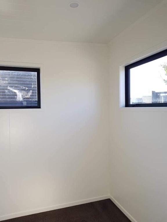 CASA FABRICADA PORTÁTIL 12X4M CON 2 DORMITORIOS - Image 18
