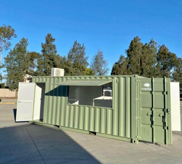 TIENDA CONTENEDOR DE 20X8 PIES - VERDE MILITAR EN VENTA SAN JUAN, PUERTO RICO