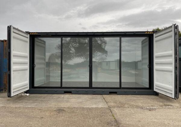 TIENDA CONTENEDOR DE 20X8 PIES PUERTA DE VIDRIO EN VENTA SAN JUAN, PUERTO RICO