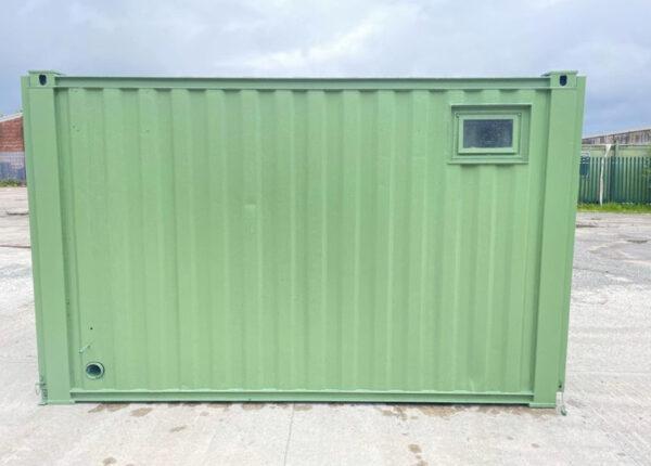 VESTIDOR Y DUCHA DE 12 PIES X 8 PIES EN VENTA MANATI, PUERTO RICO