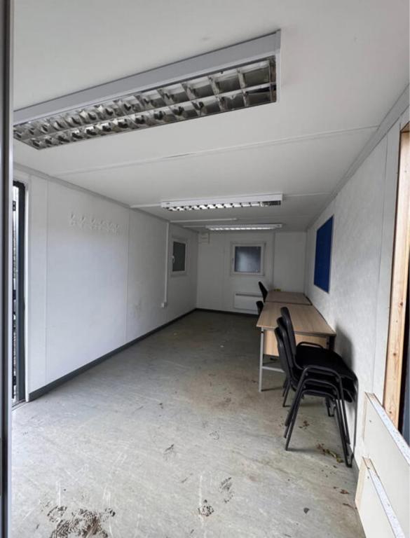 VENTA DE OFICINA PORTÁTIL ANTI VANDÁLICA DE 32FT X 10FT SAN JUAN, ARGENTINA
