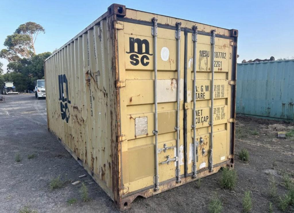 OFICINA CONTAINER NEGRO Y BLANCO