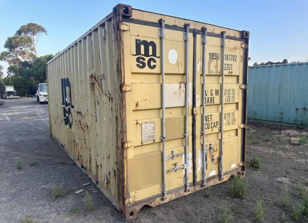 OFICINA CONTAINER NEGRO Y BLANCO
