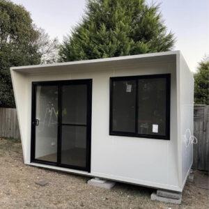 OFICINA MODULAR 2.4 X 4.0 METROS AISLADA